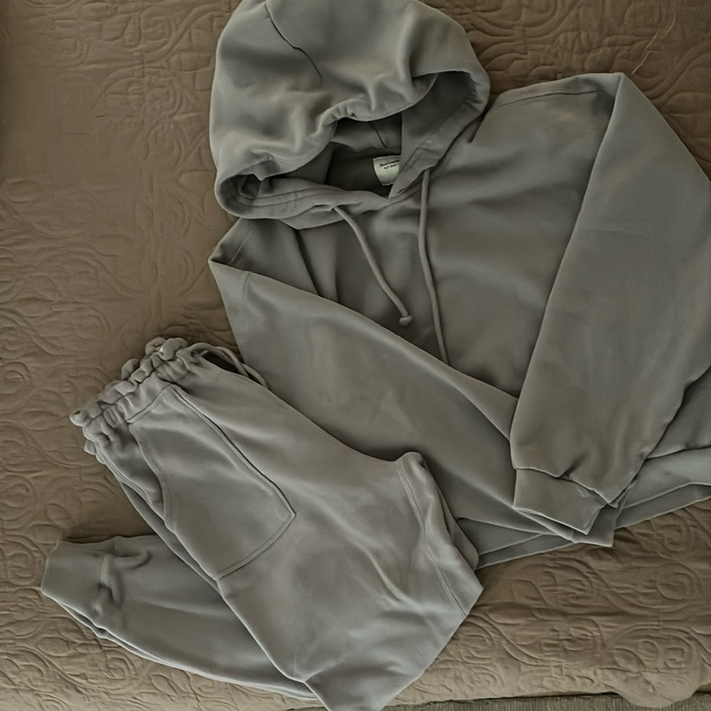 Abercrombie Gray sweatsuit